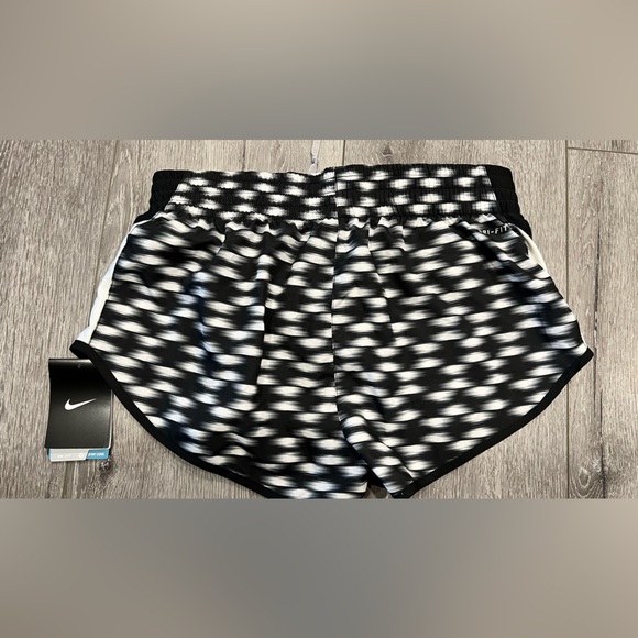 NWT - Nike shorts - Picture 1 of 3